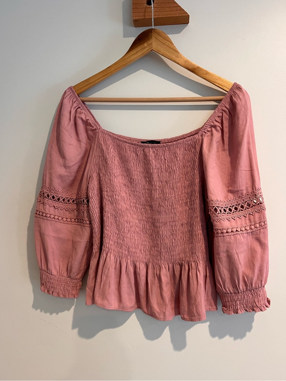 Blashe Top Blouse Pink Mauve Peplum Smocked Stretchy Size Large Puff Sleeves